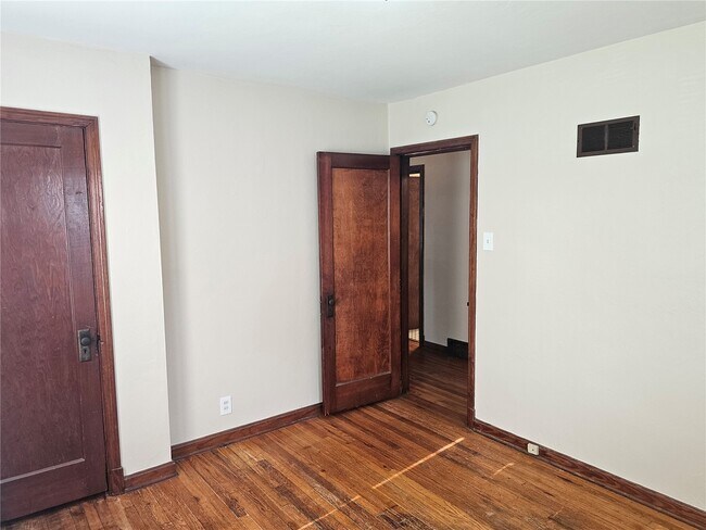 Building Photo - 1636 Quendo Ave