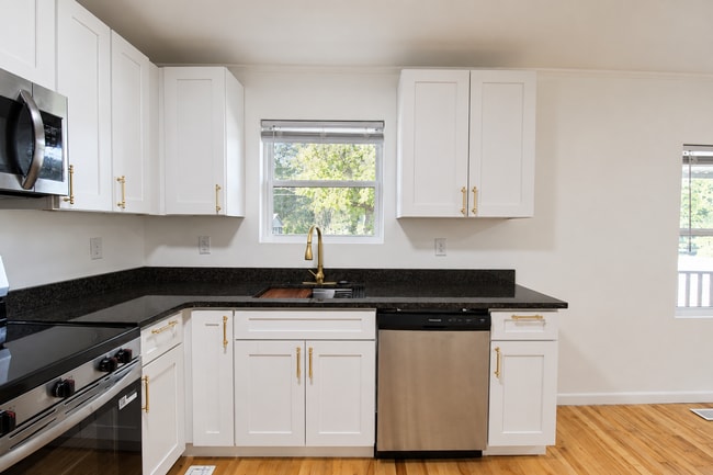 Building Photo - 118 Stone Dr
