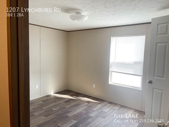 Building Photo - 1207 Lynchburg Rd