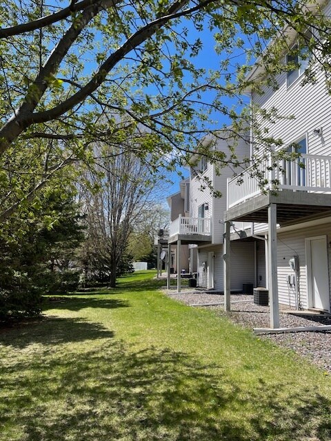 Building Photo - 139 19th Ave SE