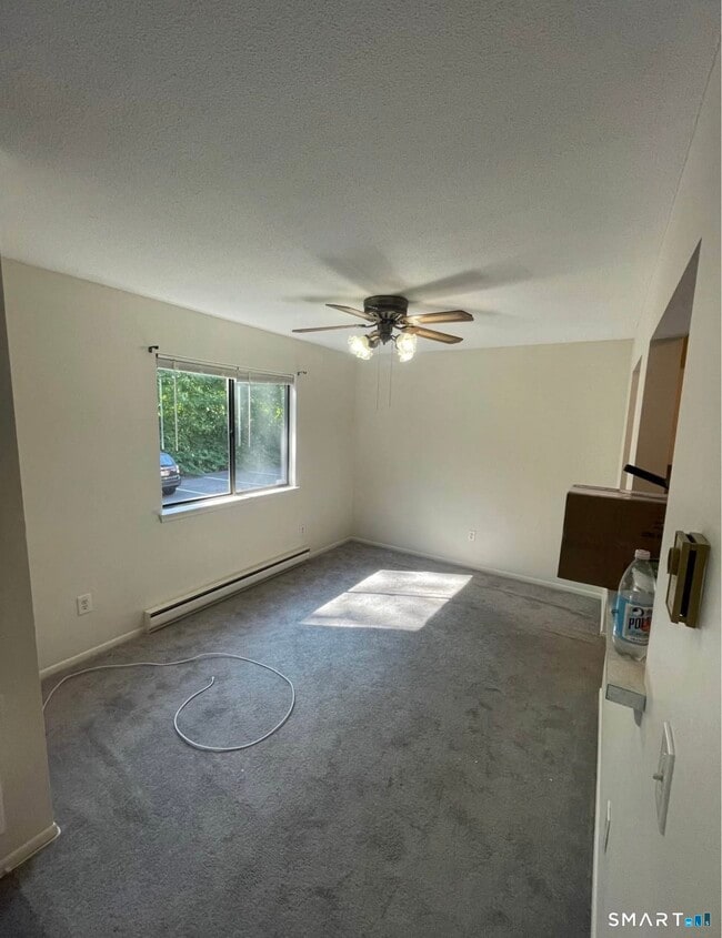Building Photo - 5 Riverview Dr