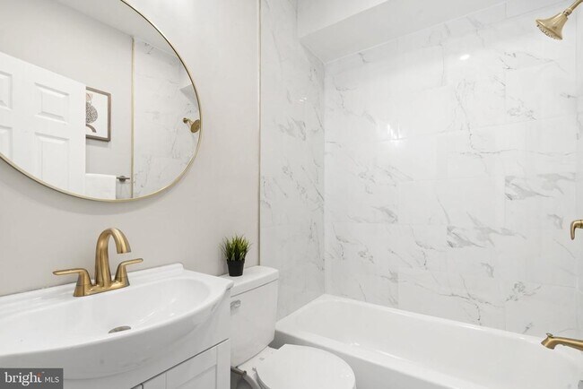 Building Photo - 2571 Coral St