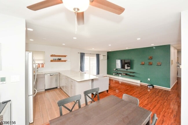 Building Photo - 199 Bergen Turnpike