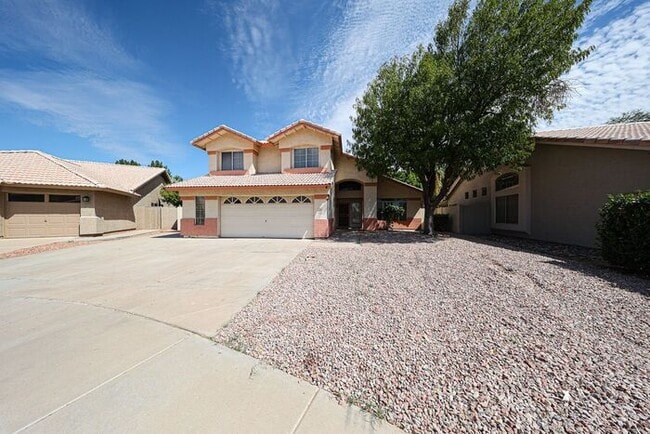 Building Photo - MOVE IN SPECIALS!! 5BD 3BA with Pool in We...