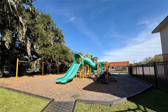 Building Photo - 165 Alexander Woods Dr