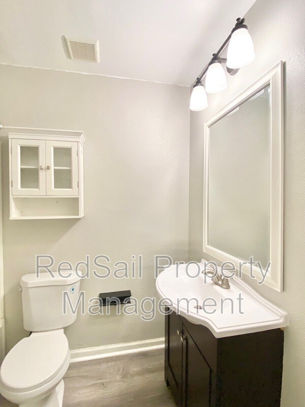 Building Photo - 107 Opal Dr