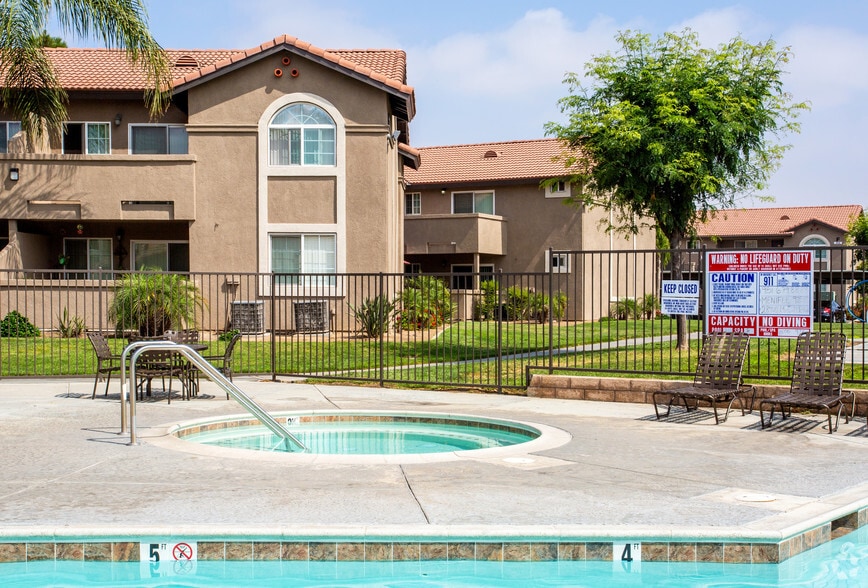 Spa - Redlands Towne Square Apartments