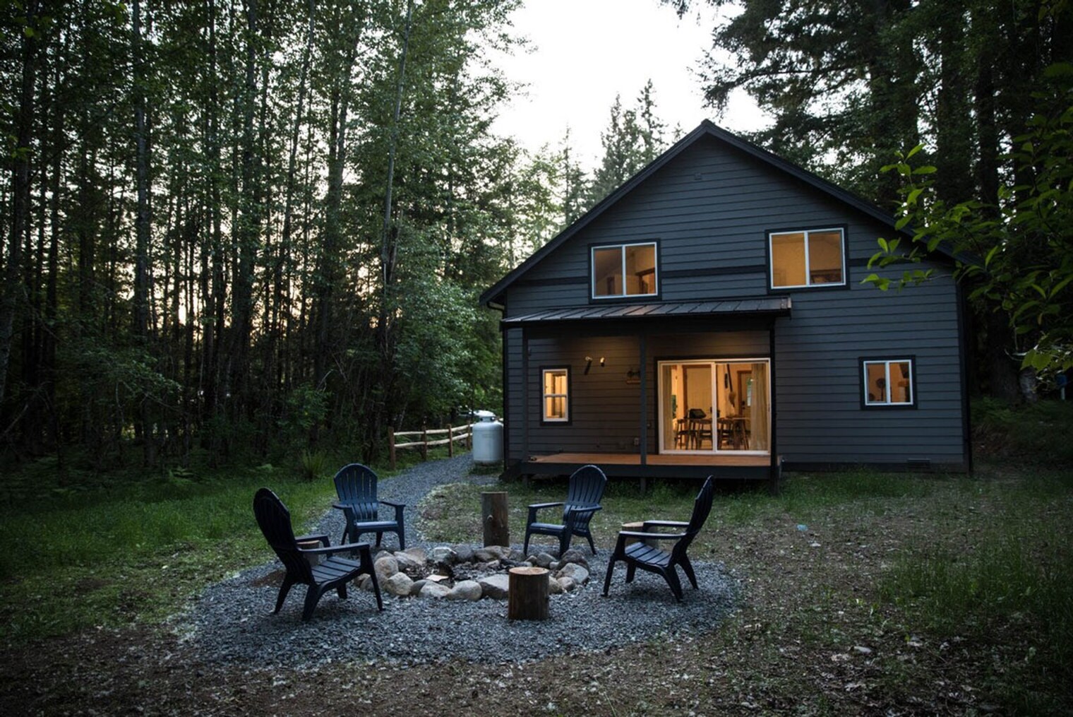 Building Photo - 235 Paradise Dr