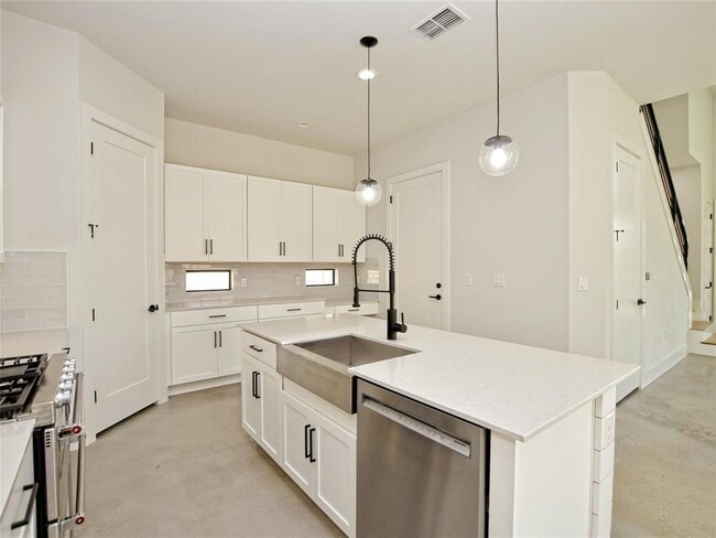 Building Photo - 1710 Adina St