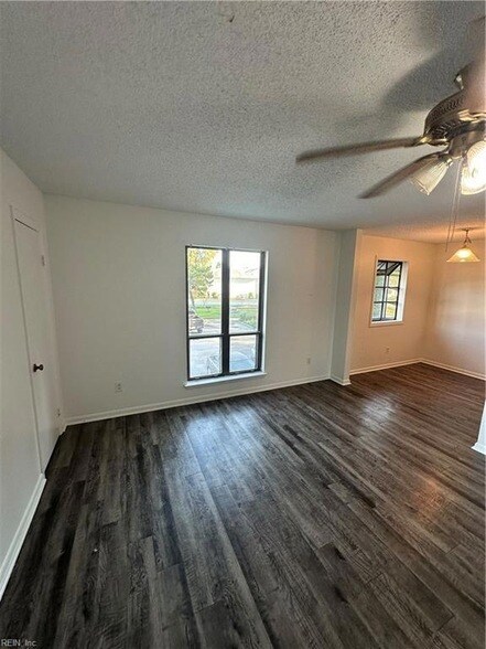 Building Photo - 4789 Dadson Ct