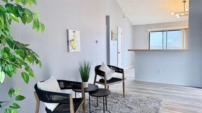 Building Photo - 1411 Gracy Farms Ln