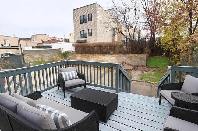 Building Photo - 272 Winfield Ave