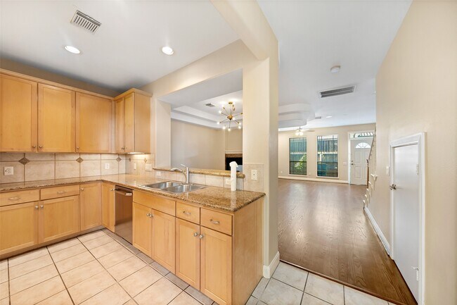 Building Photo - 2406 Calumet St