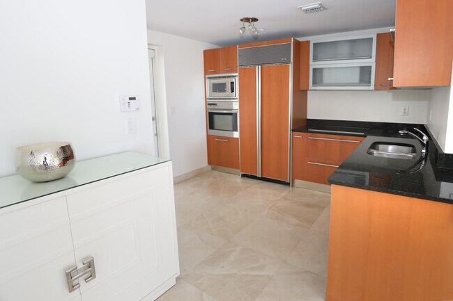 Kitchen - 400 Alton Rd