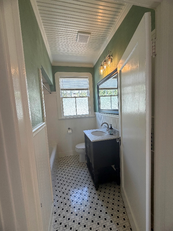 Building Photo - 235 Helios Ave