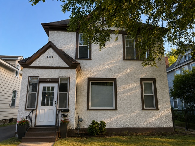 Building Photo - 708 Randolph Ave