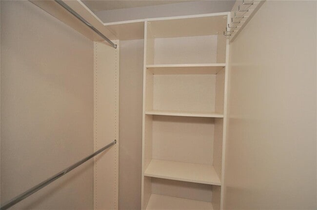 Building Photo - 1904 Papeete Dr