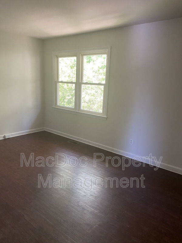 Building Photo - 298 Red Oak Dr