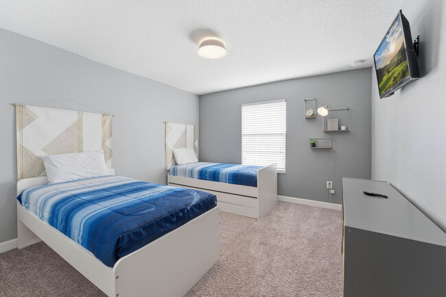 Building Photo - 8924 Stinger Dr