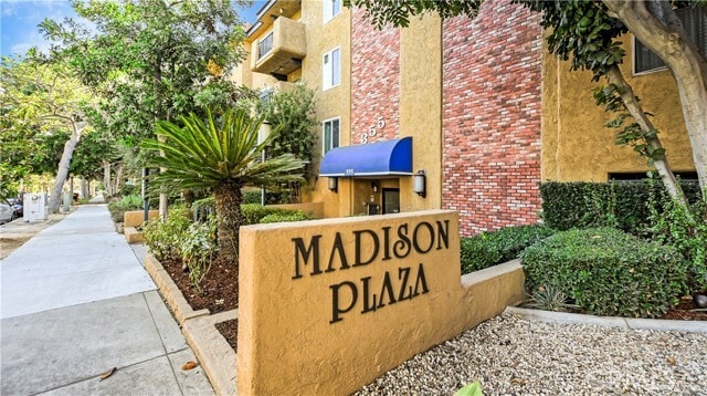 Building Photo - 355 S Madison Ave