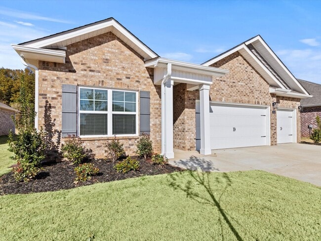 Building Photo - Spacious 4-Bed, 3-Bath New Home with 3-Car...