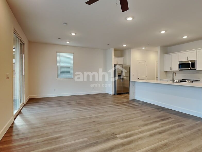 Building Photo - 6441 Aspen Mountain Ave