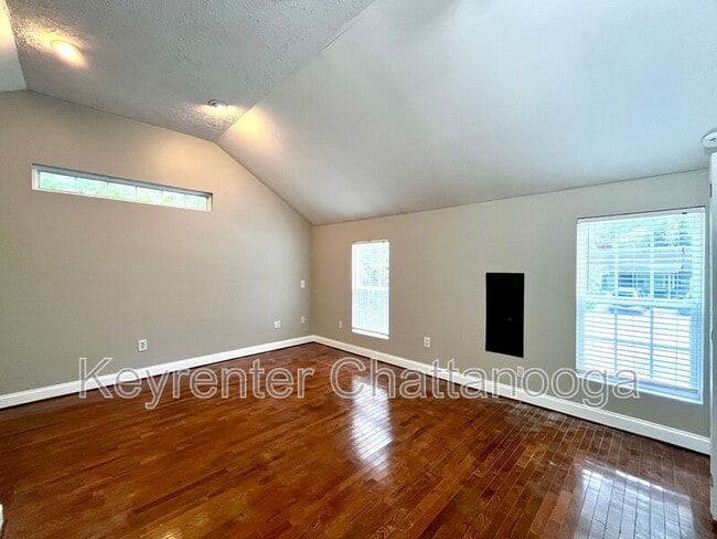 Building Photo - 3409 Van Buren St