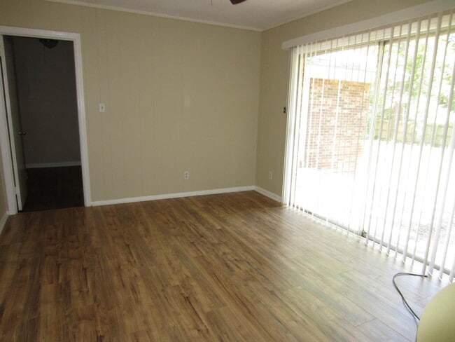Building Photo - 3 Bedroom/2 Bath Home in Valdosta