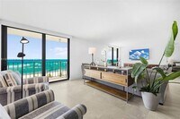 Building Photo - 2625 Collins Ave