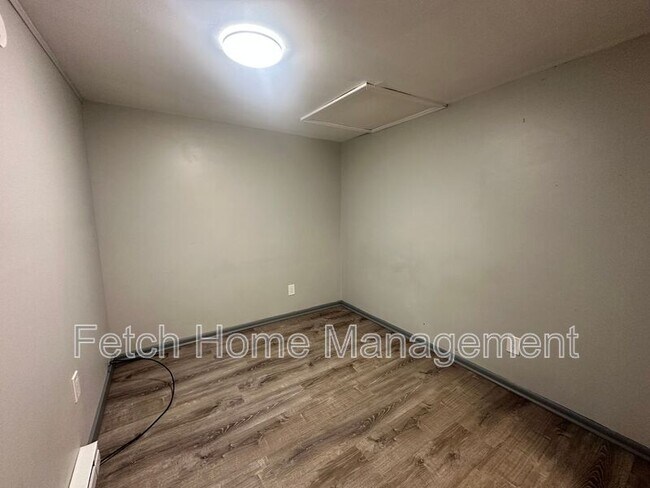 Building Photo - 10699 Jonestown Rd