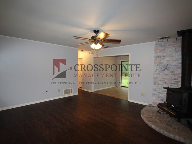 Building Photo - Beautiful 3 bedroom 2 bath home in Flint! Lease Take Over!