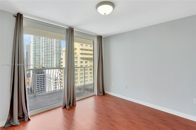 Building Photo - 1200 Brickell Bay Dr