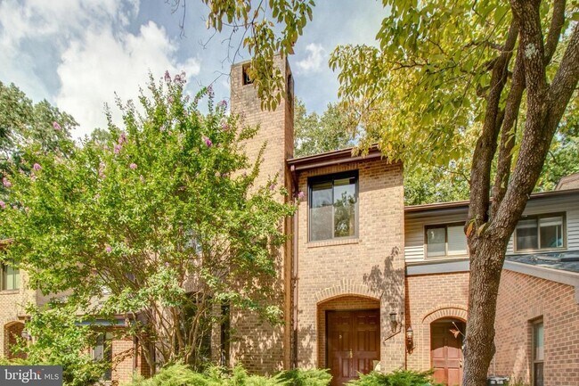 Building Photo - 5707 Waters Edge Landing Court