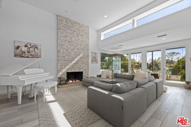 Building Photo - 641 Walther Way