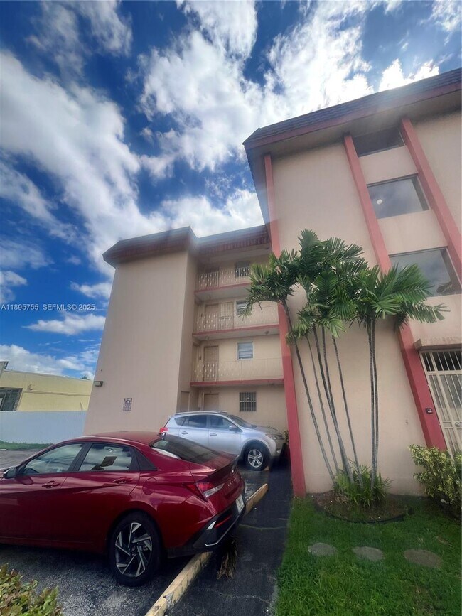 Building Photo - 4758 W Flagler St