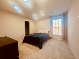 Building Photo - 23 Webb Ct