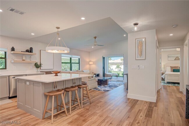 Building Photo - 577 98th Ave N