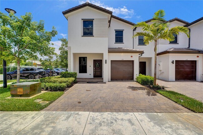 Building Photo - 213 SW 159th Ct