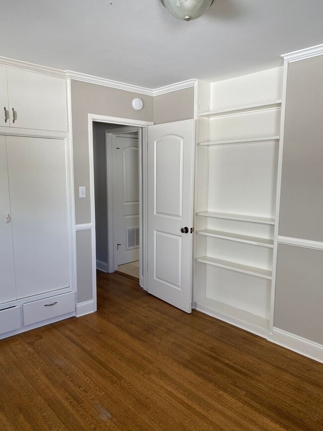 Building Photo - Beautiful Home in the Ventura Foothills