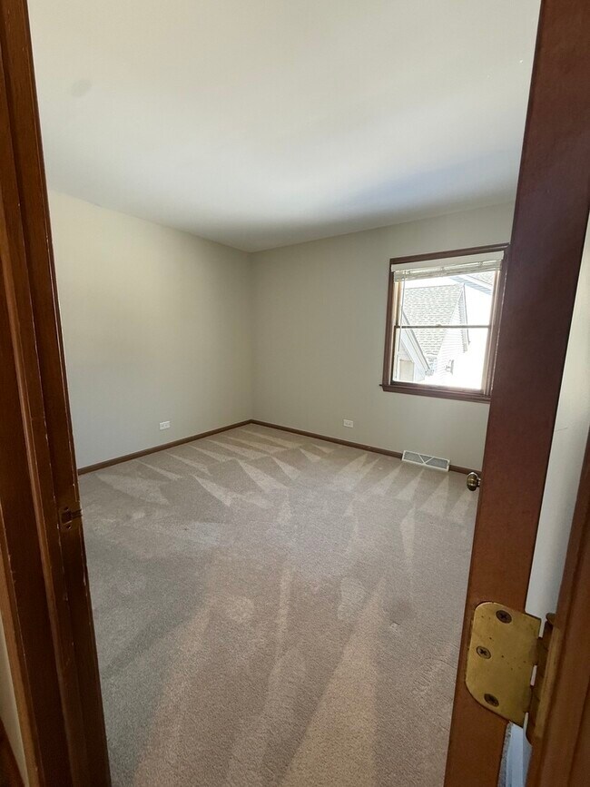 Building Photo - 39 Spuhler Dr