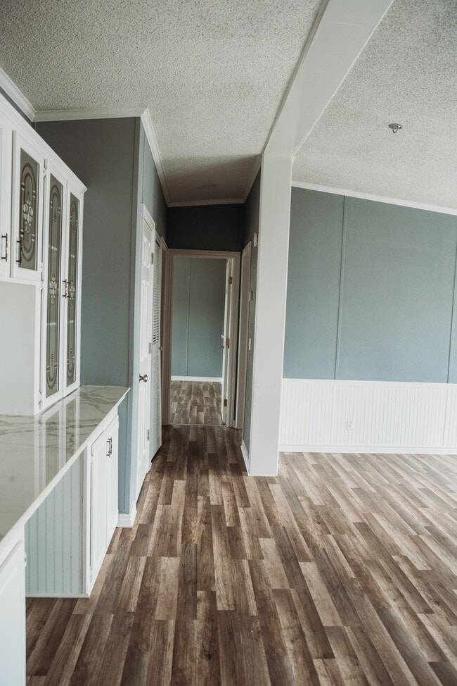 Building Photo - 2545 Lee Turner Rd