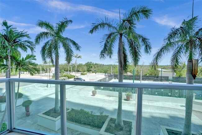 Building Photo - 2681 N Flamingo Rd