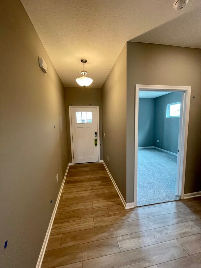 Building Photo - 5011 S Castle Ct