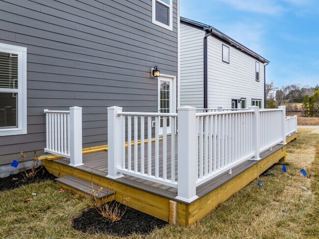 Building Photo - Maryville 37803 - 4 bedroom 3.5 bath - cal...