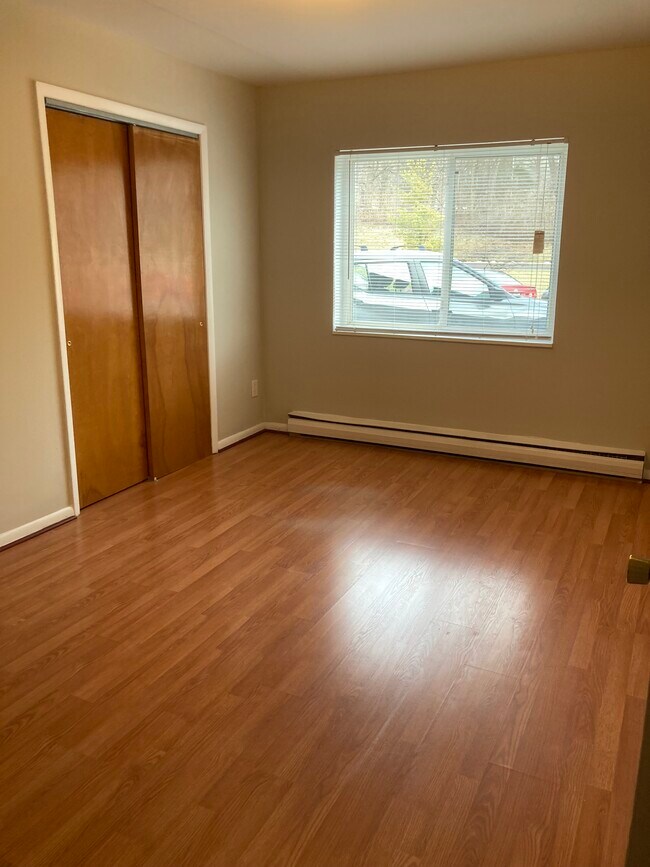 Second bedroom - 730 Ohio Pike