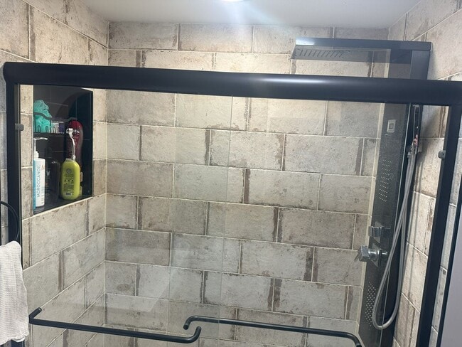 Building Photo - Chic Newly Remodeled Loft-Style 1 Bedroom ...
