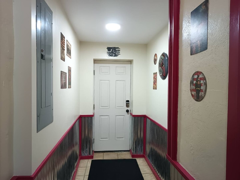 Building Photo - 305 Maywood Ave W
