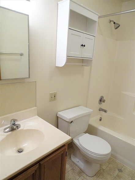 Building Photo - 1035 Kevin Ln