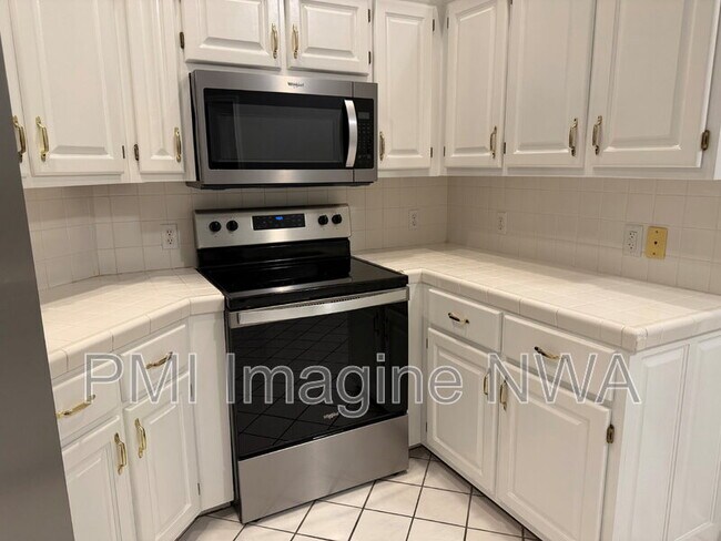 Building Photo - 88 E Cydnee St