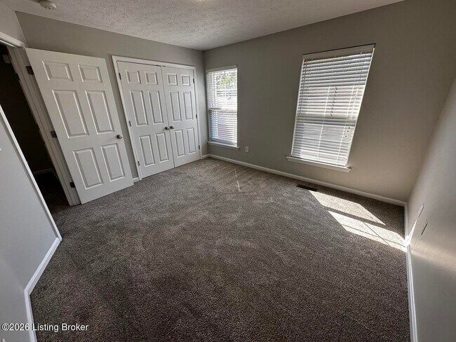 Building Photo - 402 Clare Ln